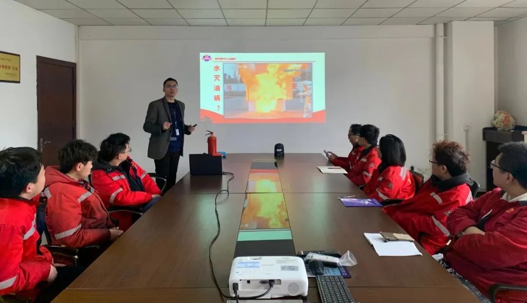 重慶南儀開展消防安全培訓(圖1) 圖片