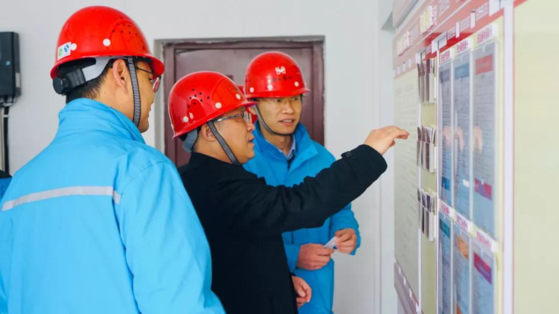 王大真等集團領導深入一線與干部職工共度新春佳節(圖2) 王大真等集團領導深入一線與干部職工共度新春佳節(圖2)