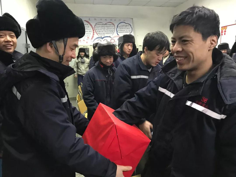 王大真等集團領導深入一線與干部職工共度新春佳節(圖6) 王大真等集團領導深入一線與干部職工共度新春佳節(圖6)