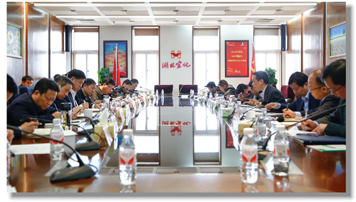 農行湖北省分行副行長李新平一行到訪宜化集團(圖1) 農行湖北省分行副行長李新平一行到訪宜化集團(圖1)