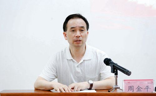 宜化集團組織2018年度受到隆重表彰的30名優秀班長開展“三個一”活動(圖2) 宜化集團組織2018年度受到隆重表彰的30名優秀班長開展“三個一”活動(圖2)