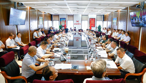 宜化集團(tuán)召開(kāi)7月份效益分析總結(jié)會(huì)(圖1) 宜化集團(tuán)召開(kāi)7月份效益分析總結(jié)會(huì)(圖1)