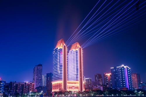 宜化大樓亮起來(lái)了！(圖1)