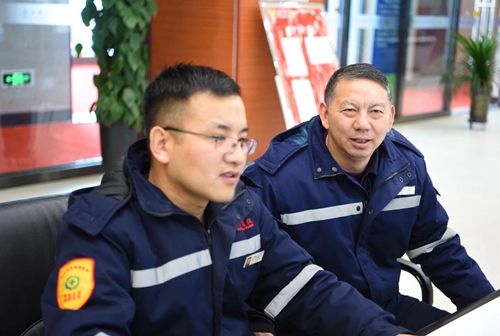 集團領導春節前走訪慰問一線職工、困難職工和離退休老干部(圖4)