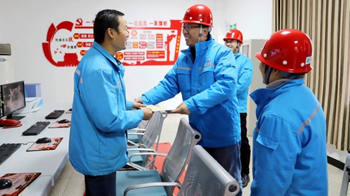 集團領導春節前走訪慰問一線職工、困難職工和離退休老干部(圖6)