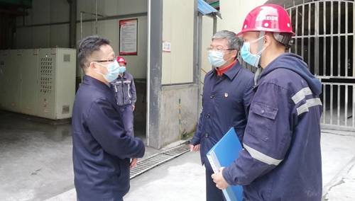 王大真到礦業公司檢查疫情防控和復工復產工作(圖3) 王大真到礦業公司檢查疫情防控和復工復產工作(圖3)