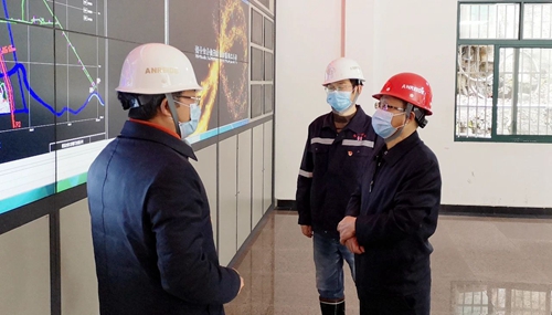 王大真到礦業公司檢查疫情防控和復工復產工作(圖2) 王大真到礦業公司檢查疫情防控和復工復產工作(圖2)