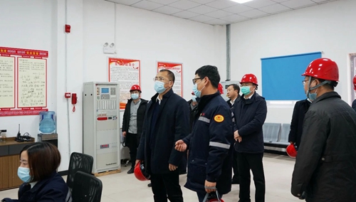 松滋市委副書記、市長陳良帶隊到松滋肥業調研(圖1) 松滋市委副書記、市長陳良帶隊到松滋肥業調研(圖1)