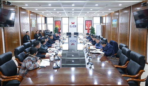 宜昌市國資委黨委書記、主任黃智華一行到宜化集團調研(圖1)