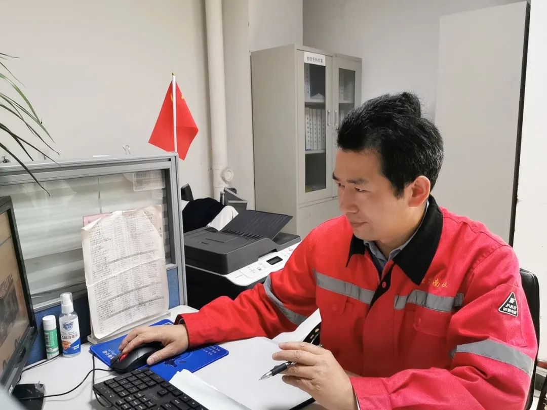 平凡崗位的堅(jiān)守(圖1) 圖片