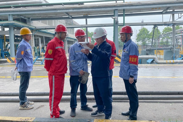 王大真到松滋肥業、楚星公司和股份公司現場檢查安全生產工作(圖1)