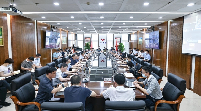 集團召開生產(chǎn)經(jīng)營調度會暨5月份安全例會