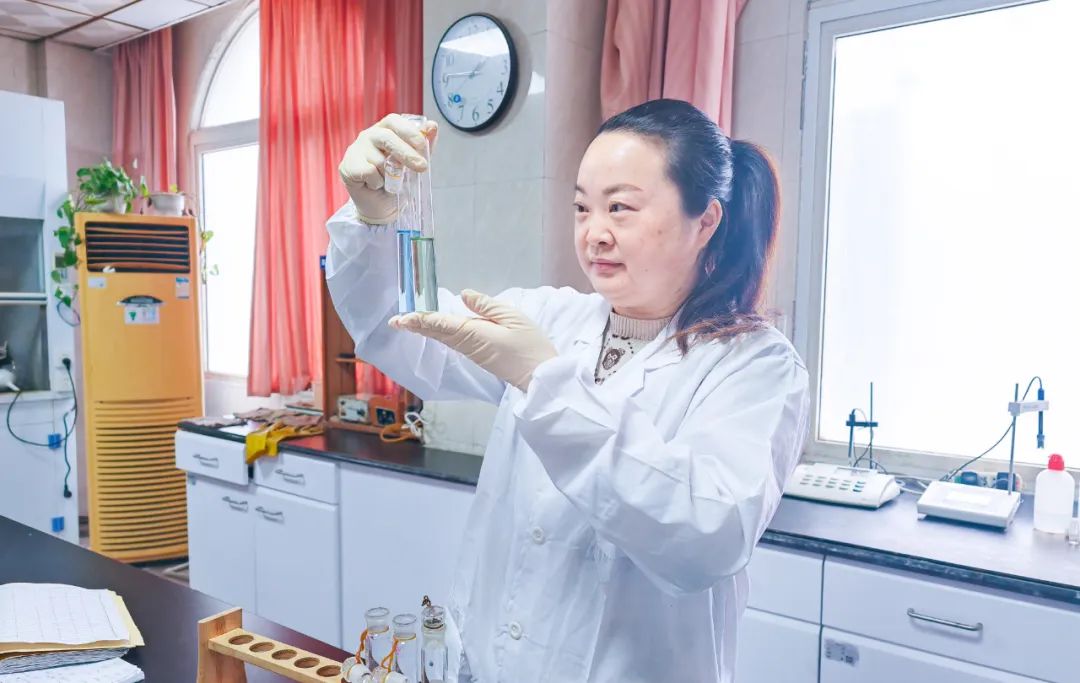 【宜化榜樣】股份公司黃冬燕：立足分析崗位，爭當技術能手(圖2)