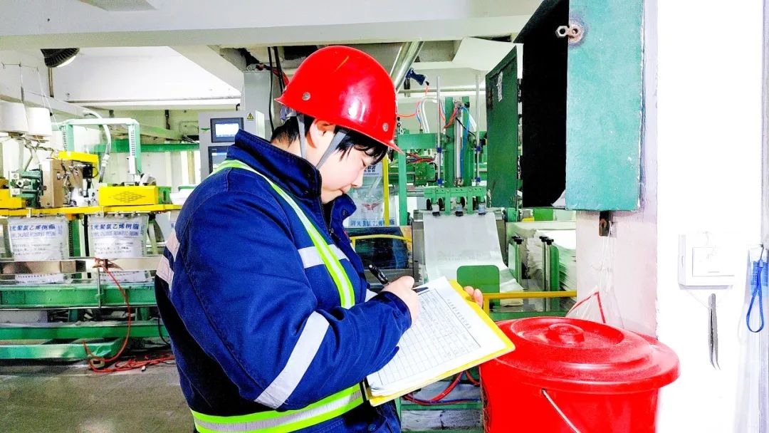 楚星公司:產(chǎn)品研發(fā)步履不停,消光三型樹脂順利下線(圖4) 楚星公司:產(chǎn)品研發(fā)步履不停,消光三型樹脂順利下線(圖4)