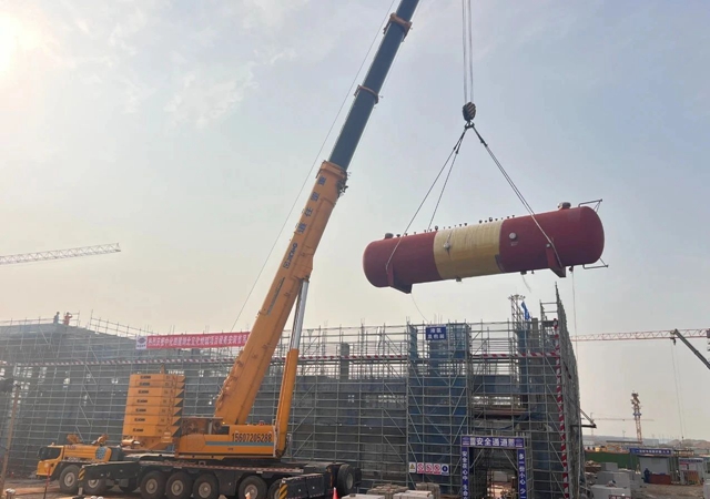 首臺大型設備“落戶”，氯堿新能源項目吹響工程設備安裝新號角！