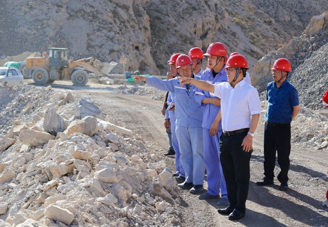 王大真一行到內蒙區域現場調研(圖1) 王大真一行到內蒙區域現場調研(圖1)