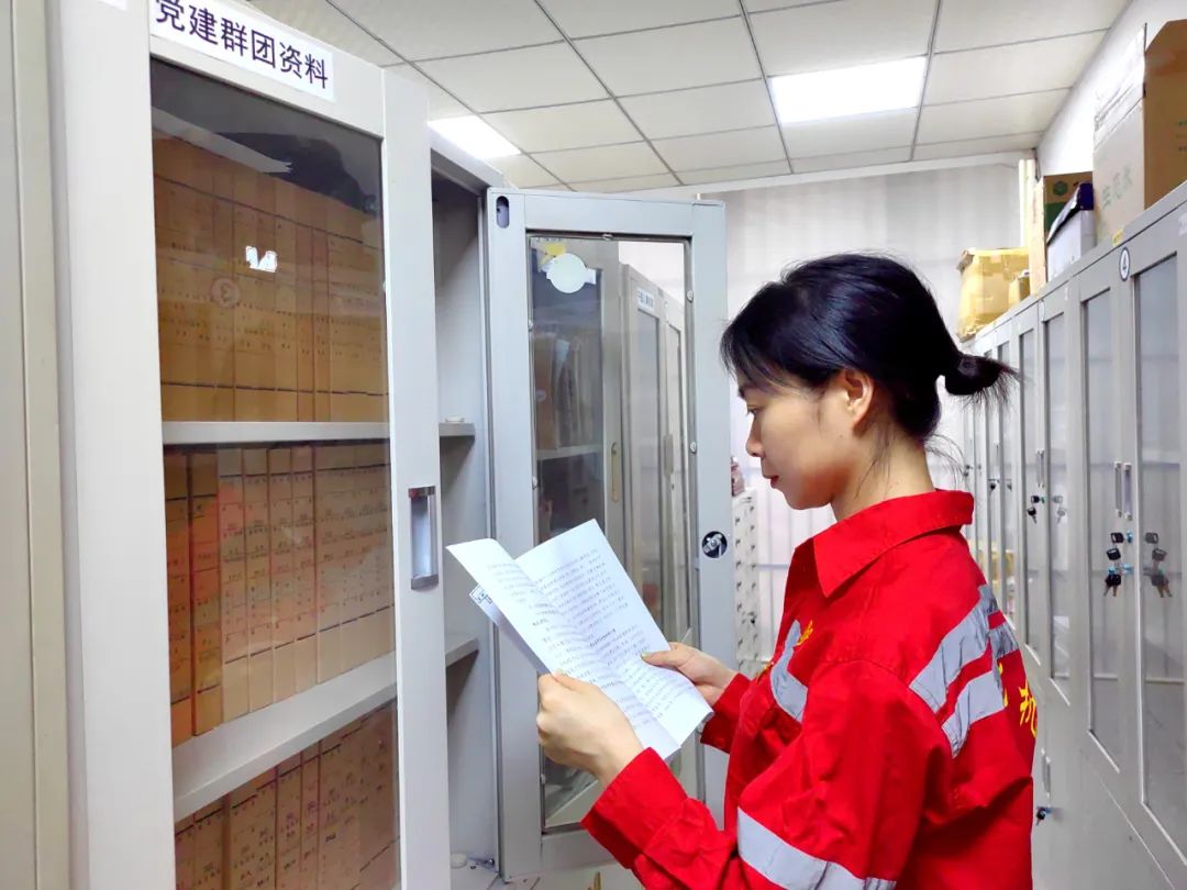 【宜化榜樣】化機公司李丹:提升素質(zhì)強技能,勇于奉獻顯擔(dān)當(圖4) 【宜化榜樣】化機公司李丹:提升素質(zhì)強技能,勇于奉獻顯擔(dān)當(圖4)