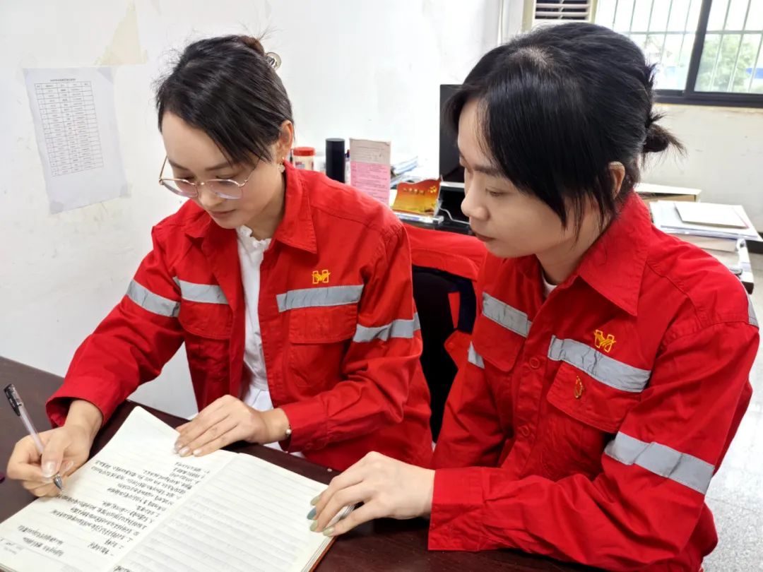 【宜化榜樣】化機公司李丹:提升素質(zhì)強技能,勇于奉獻顯擔(dān)當(圖3) 【宜化榜樣】化機公司李丹:提升素質(zhì)強技能,勇于奉獻顯擔(dān)當(圖3)