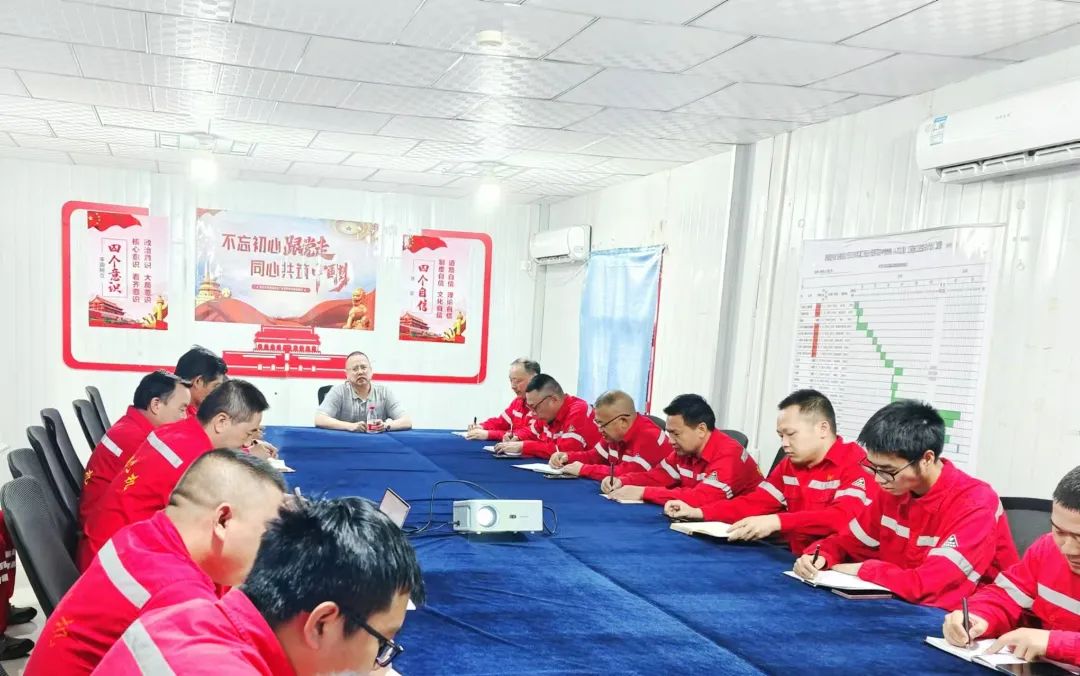 化機公司黨委書記、董事長、總經理楊中澤到新疆項目部現場辦公(圖2)