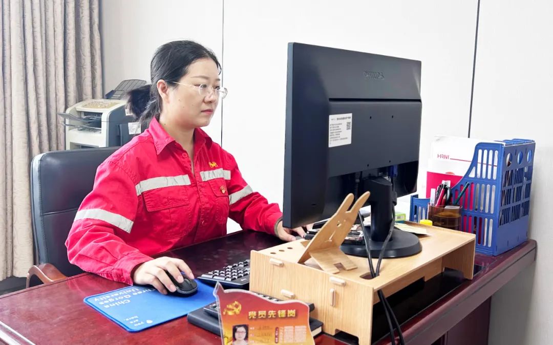 【宜化榜樣】化機公司牛艷嬌:恪盡職守勇擔當,廉潔自律揚清風(圖3) 【宜化榜樣】化機公司牛艷嬌:恪盡職守勇擔當,廉潔自律揚清風(圖3)