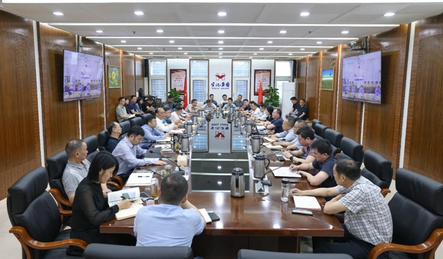 集團穩定生產提升效益指揮部召開調度會(圖1) 集團穩定生產提升效益指揮部召開調度會(圖1)