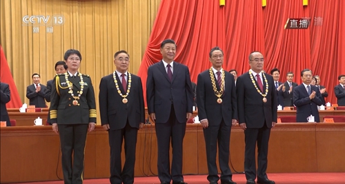 向抗疫英雄致敬！宜化集團(tuán)組織收看全國(guó)抗擊新冠肺炎疫情表彰大會(huì)