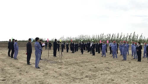 新疆馳源環(huán)?？萍加邢薰?0萬噸/年車用尿素項目(一期)順利開工