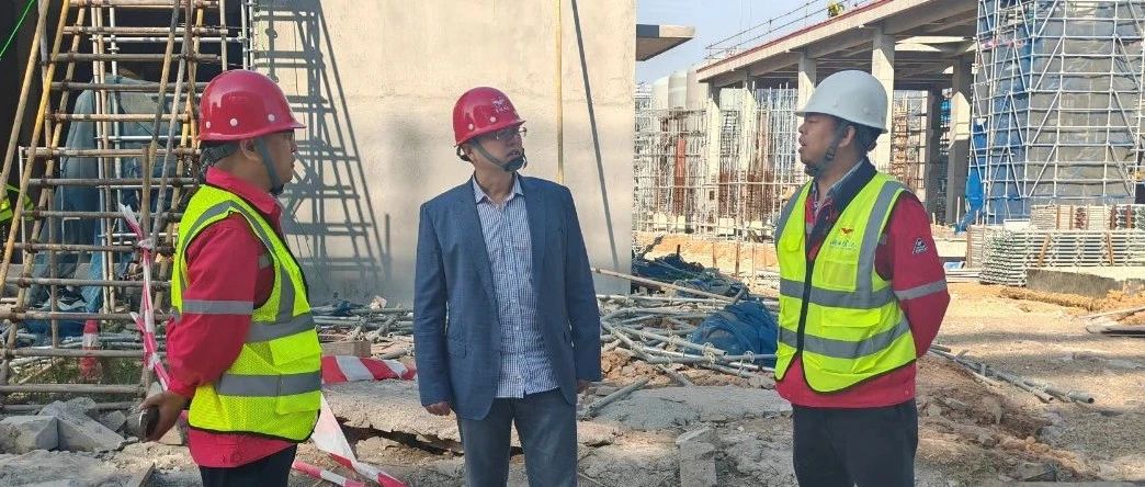 化機(jī)公司黨委書記、董事長、總經(jīng)理?xiàng)钪袧傻巾?xiàng)目現(xiàn)場檢查工作